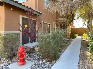 Photo #3: 2359679 Listing 