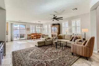 Photo #4: 2359679 Listing 