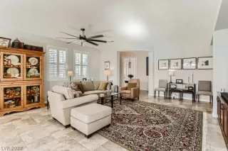 Photo #5: 2359679 Listing 