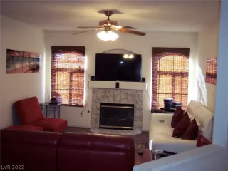 Photo #3: 2359690 Listing 