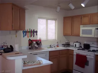 Photo #6: 2359690 Listing 