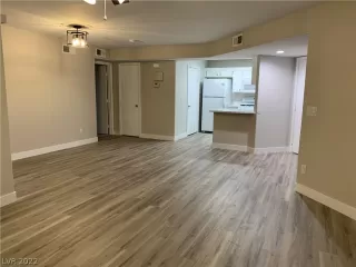 Photo #2: 2359720 Listing 