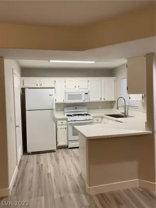 Photo #3: 2359720 Listing 