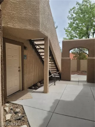 Photo #5: 2359730 Listing 
