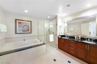 Photo #5: 2359760 Listing 