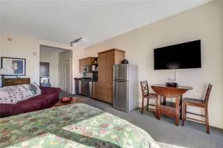 Photo #5: 2359811 Listing 