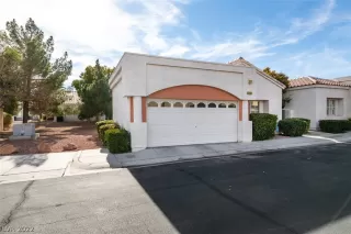 Photo #2: 2359823 Listing