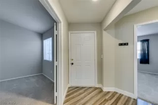 Photo #4: 2359823 Listing