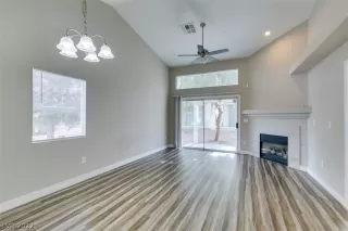 Photo #6: 2359823 Listing