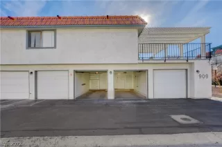 Photo #3: 2359830 Listing