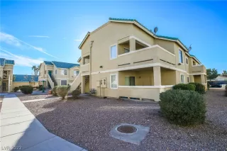 Photo #3: 2359842 Listing