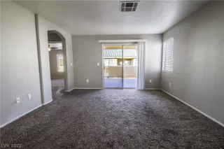 Photo #5: 2359842 Listing