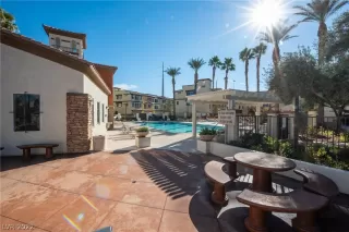 Photo #2: 2359863 Listing 