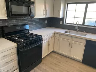 Photo #1: 2359872 Listing