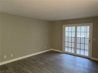 Photo #3: 2359872 Listing