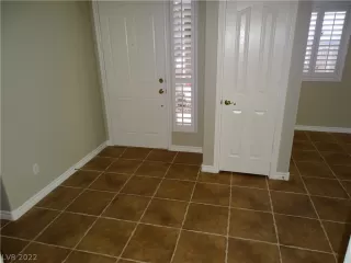 Photo #2: 2359876 Listing 