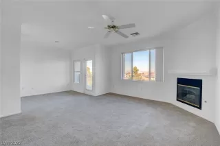 Photo #3: 2359880 Listing