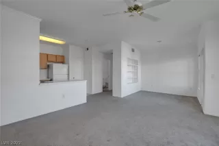 Photo #4: 2359880 Listing