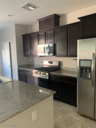 Photo #3: 2359909 Listing 