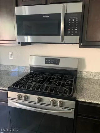 Photo #4: 2359909 Listing 