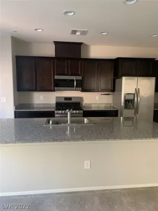 Photo #5: 2359909 Listing 