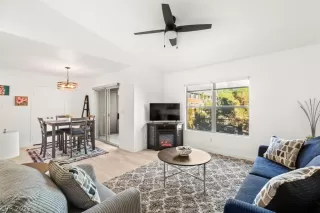 Photo #6: 2359910 Listing 