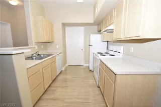 Photo #4: 2359917 Listing 