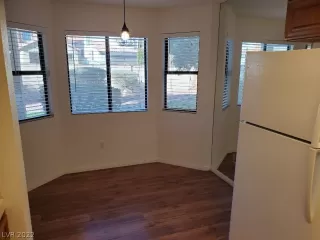 Photo #5: 2359926 Listing