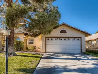 Photo #1: 2359949 Listing