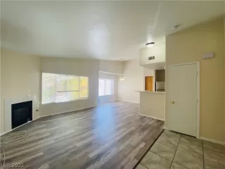 Photo #3: 2359952 Listing 