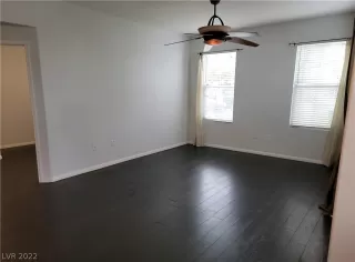 Photo #3: 2359970 Listing