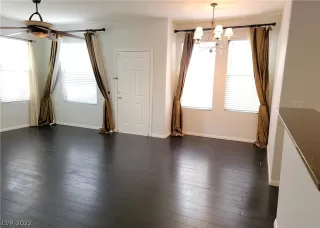 Photo #5: 2359970 Listing