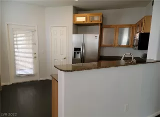 Photo #6: 2359970 Listing