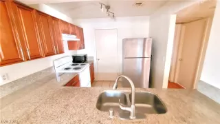 Photo #6: 2359978 Listing 