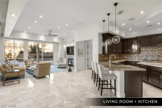 Photo #6: 2359993 Listing