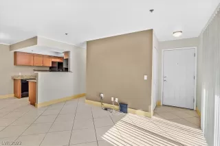 Photo #3: 2360035 Listing