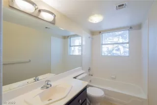 Photo #3: 2360040 Listing 