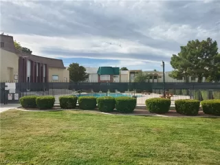 Photo #4: 2360044 Listing