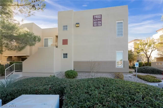 MLS: 2360051 Condo For Sale