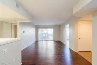 Photo #2: 2360051 Listing