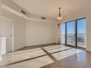 Photo #5: 2360058 Listing 