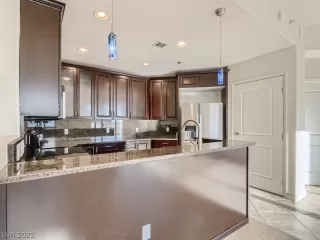 Photo #6: 2360058 Listing 