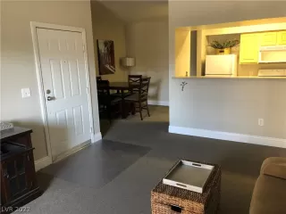 Photo #6: 2360109 Listing