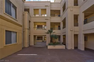 Photo #3: 2360110 Listing