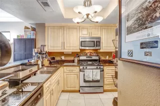 Photo #6: 2360110 Listing