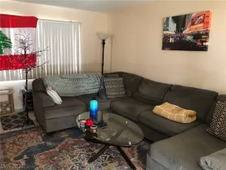 Photo #5: 2360113 Listing