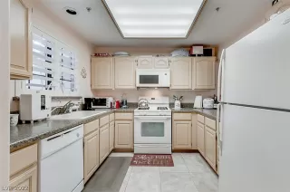 Photo #6: 2360152 Listing