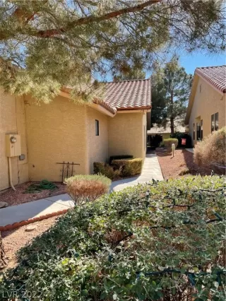 Photo #2: 2360161 Listing