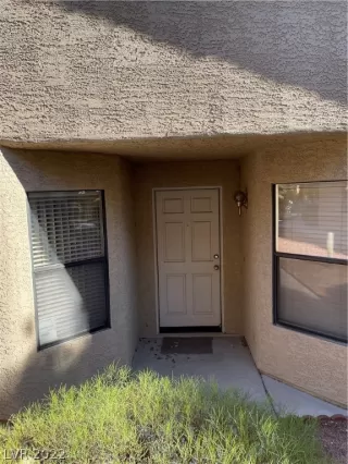 Photo #3: 2360161 Listing