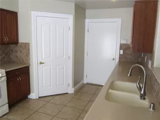 Photo #3: 2360210 Listing 